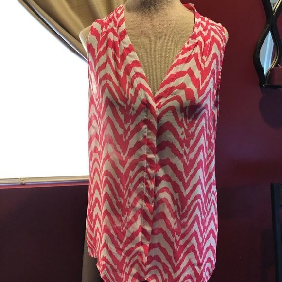 Banana Republic lightweight top - Picture 2 of 5